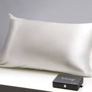 Blissy White Mulberry Silk Pillowcase. Brand New.